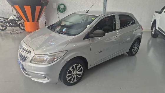 CHEVROLET ONIX 1.0 MPFI LT 8V FLEX 4P MANUAL CHEVROLET ONIX 1.0 MPFI LT 8V FLEX 4P MANUAL